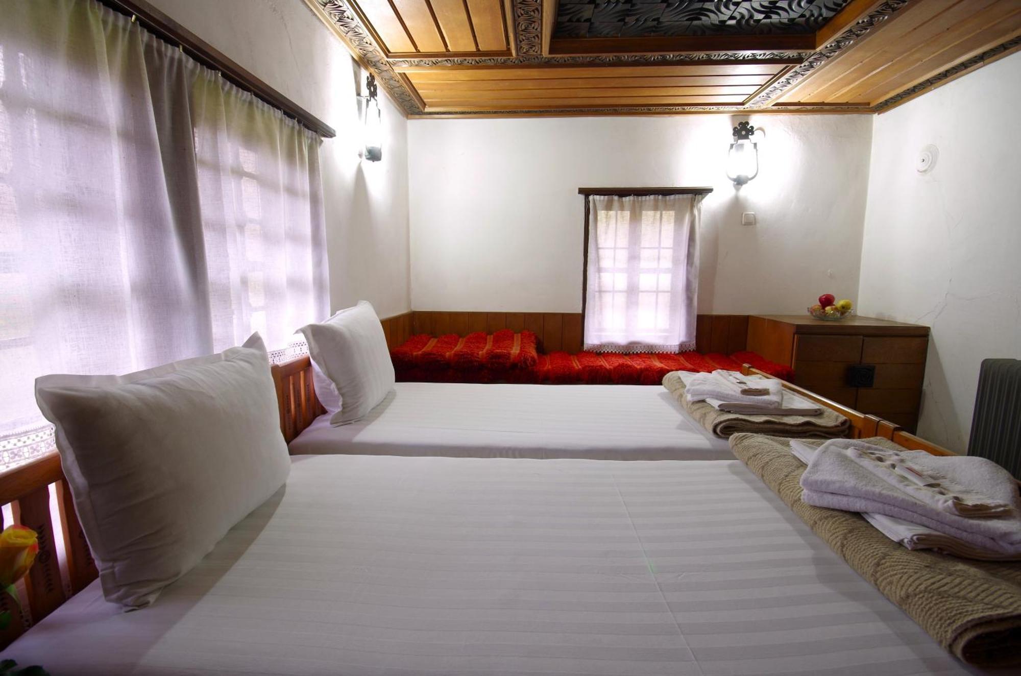 Guest House Cana Mihova Боженціте Екстер'єр фото