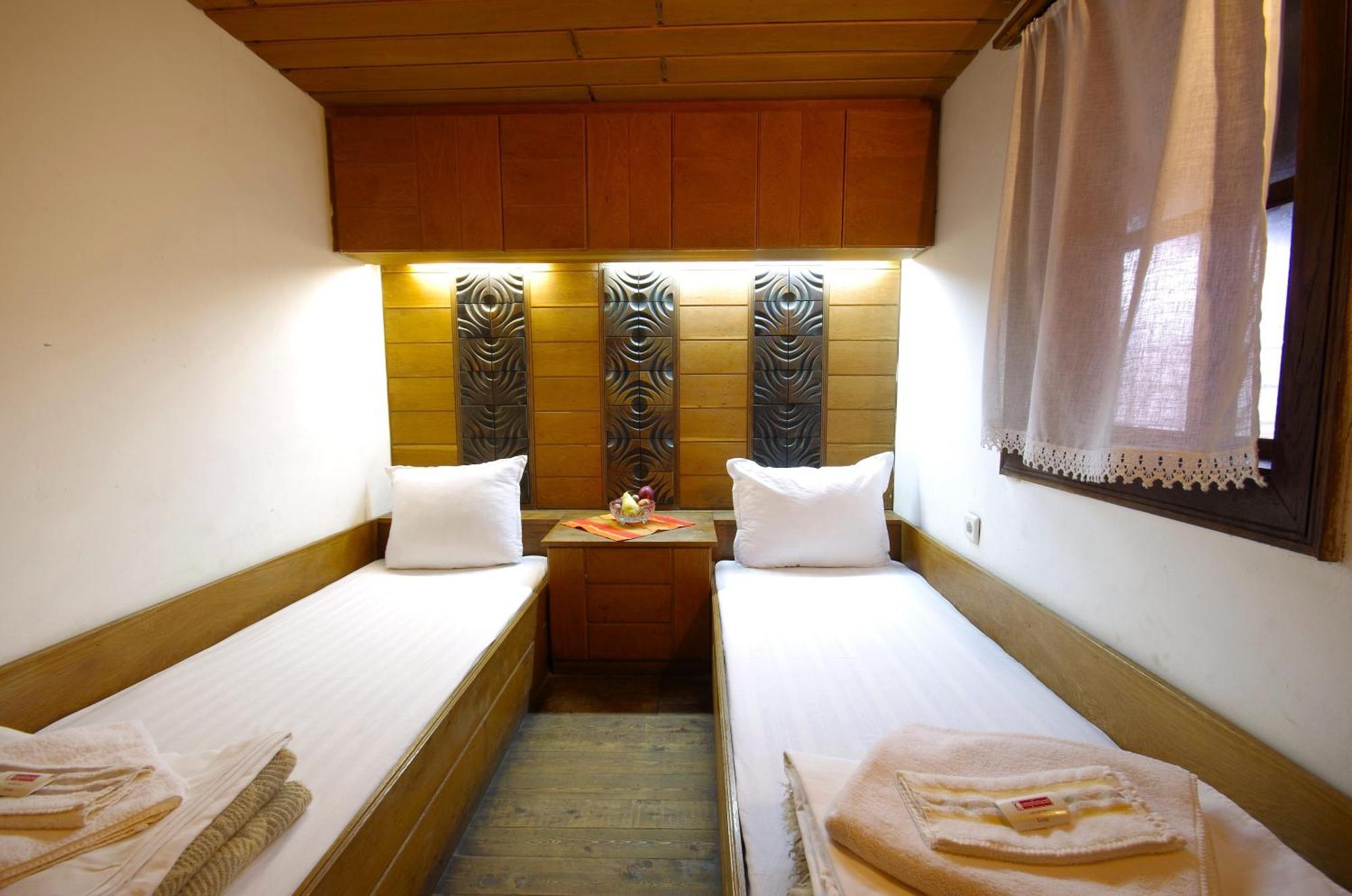 Guest House Cana Mihova Боженціте Екстер'єр фото